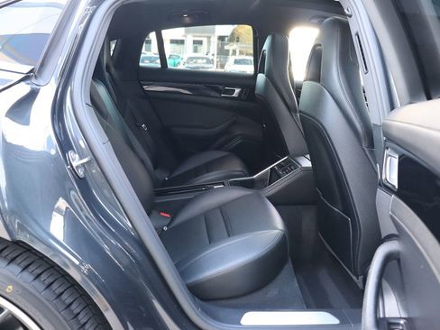 Used 2017 Porsche Panamera image 36