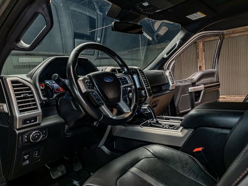 Used 2018 Ford F150 Platinum w/ Equipment Group 701A Luxury AWD/4WD image 12