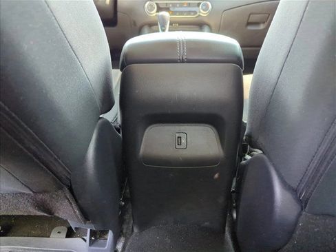 Used 2025 Nissan Sentra SV FWD image 23
