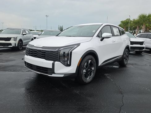 New 2026 Kia Sportage LX FWD image 4