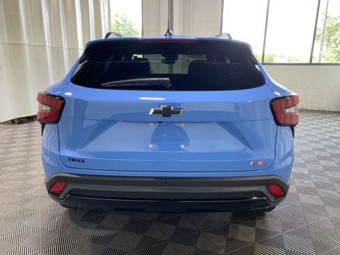Used 2024 Chevrolet Trax RS w/ Sunroof Package FWD image 6