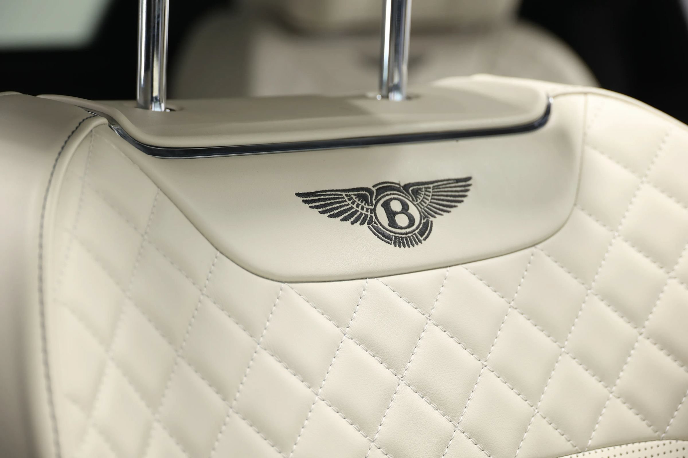 Used 2017 Bentley Bentayga AWD/4WD image 93