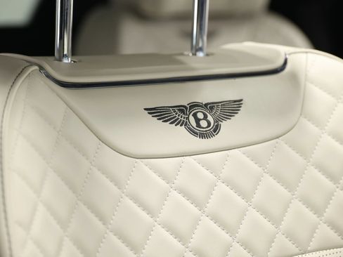 Used 2017 Bentley Bentayga AWD/4WD image 93