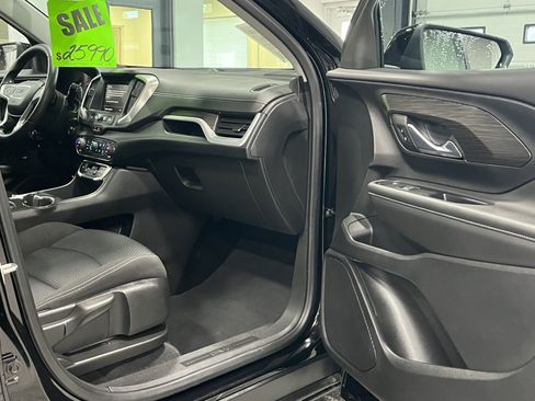 Certified 2023 GMC Terrain SLE w/ Driver Convenience Package AWD/4WD image 9