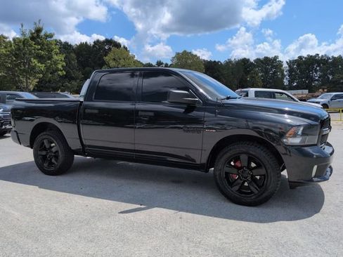 Used 2017 RAM 1500 Express w/ Express Value Package RWD image 2