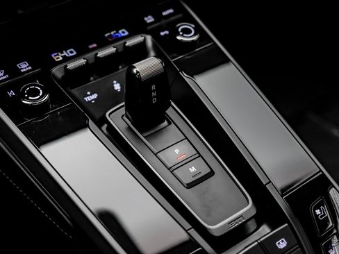 Used 2024 Porsche 911 Carrera w/ Premium Package image 53