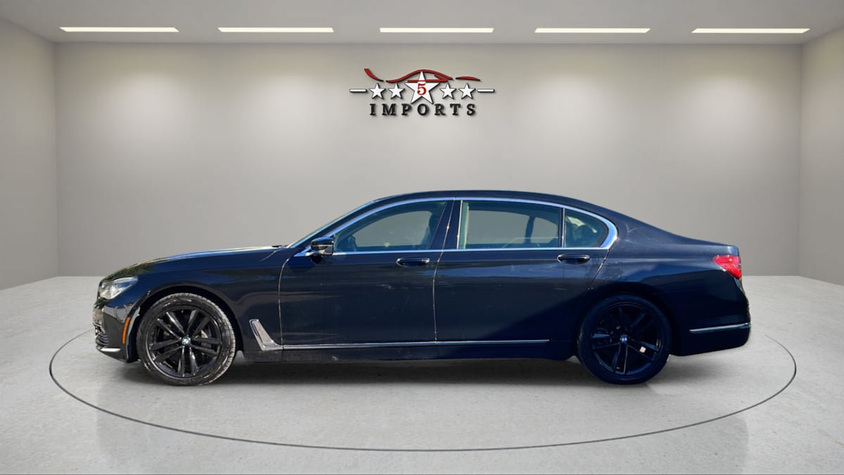 Used 2017 BMW 750i xDrive AWD/4WD image 2