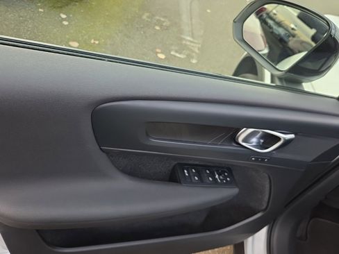 Certified 2023 Volvo C40 P8 Recharge Plus image 3