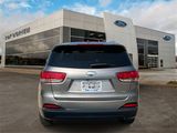 Used 2017 Kia Sorento LX image 4