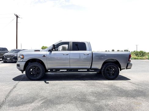 Used 2022 RAM 3500 Big Horn w/ Night Edition RWD image 15