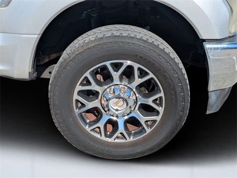 Used 2017 Ford F250 Lariat w/ Chrome Package image 10