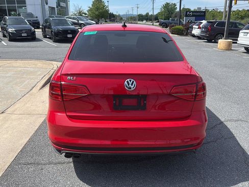 Used 2017 Volkswagen Jetta GLI FWD image 4