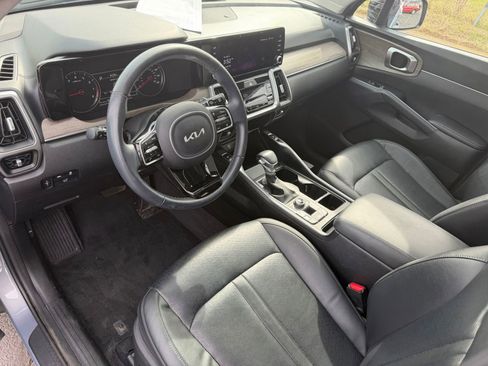 Used 2023 Kia Sorento X-Line EX image 12