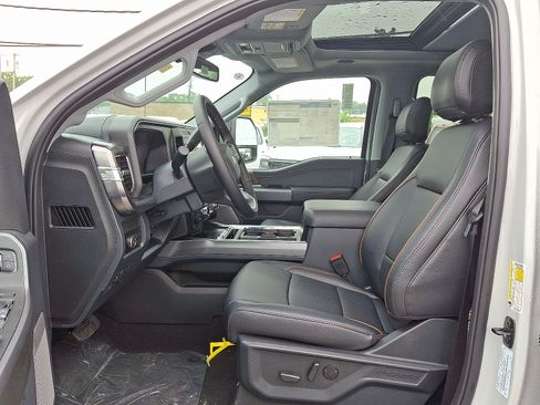 New 2025 Ford F250 Lariat w/ Lariat Ultimate Package image 9