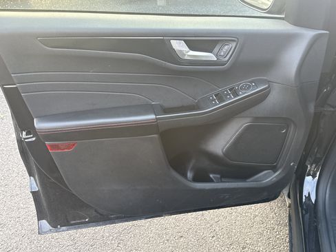 Used 2025 Ford Escape ST-Line image 16