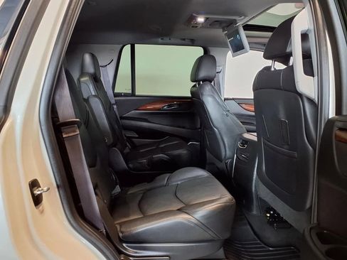 Used 2015 Cadillac Escalade Premium AWD/4WD image 11