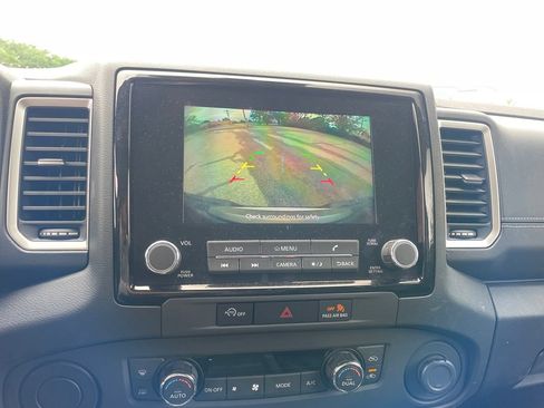 Used 2024 Nissan Frontier SL RWD image 20