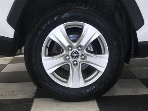 Used 2021 Toyota RAV4 LE image 30