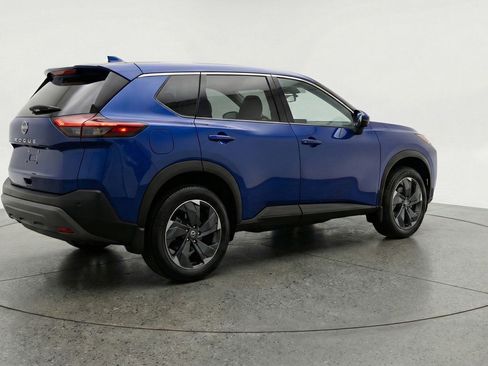 Used 2025 Nissan Rogue SV AWD/4WD image 9