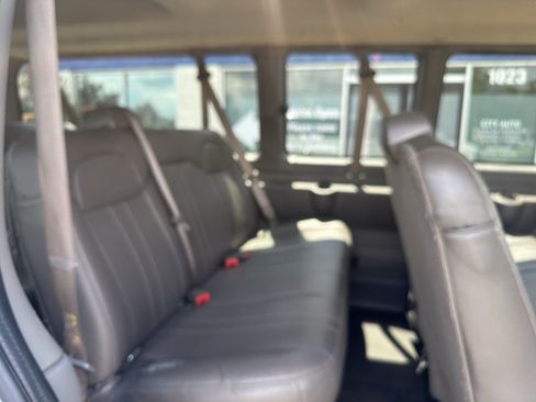 Used 2019 Chevrolet Express 3500 LS RWD image 15