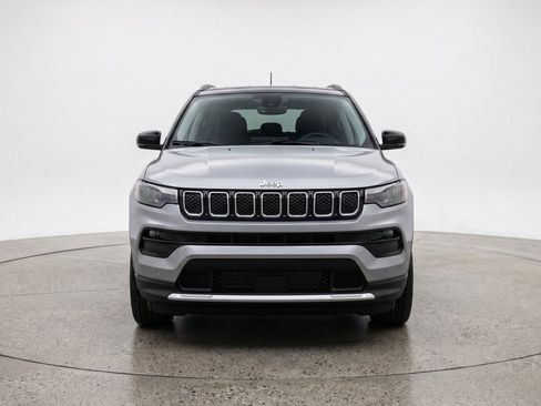 Used 2025 Jeep Compass Limited AWD/4WD image 2