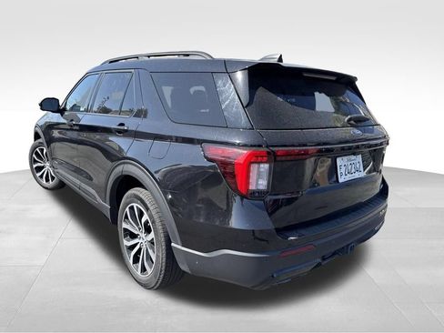 Used 2025 Ford Explorer ST-Line AWD/4WD image 4