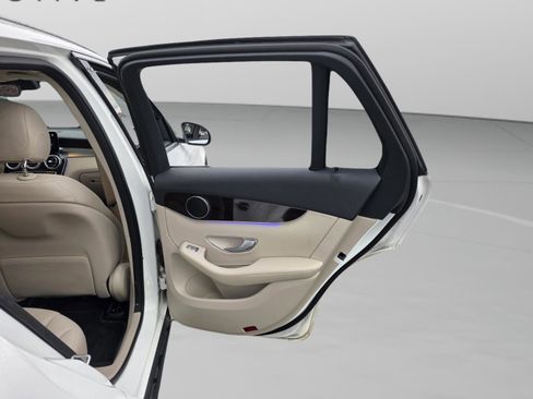 Used 2022 Mercedes-Benz GLC 300 GLC 300 image 25