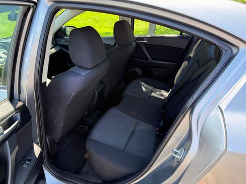 Used 2010 MAZDA MAZDA3 i Touring FWD image 11