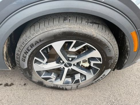 Used 2024 Kia Sportage EX FWD image 19