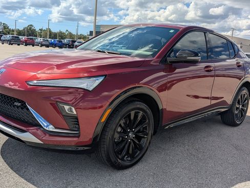 Used 2024 Buick Envista Sport Touring image 9