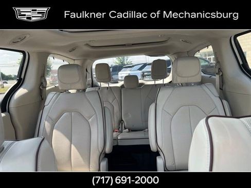 Used 2020 Chrysler Pacifica Limited w/ Advanced Safetytec Group FWD image 37