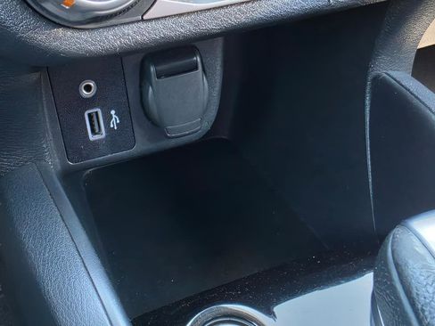 Used 2021 Nissan Versa SR FWD image 22