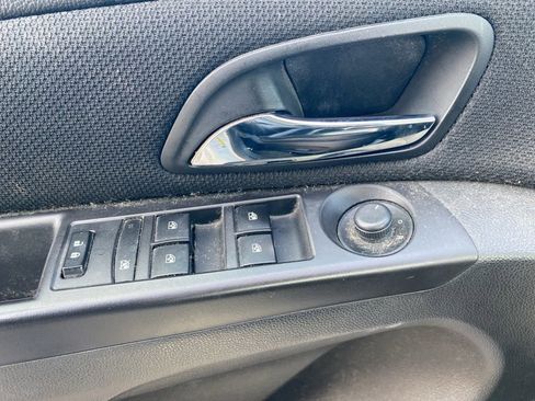 Used 2015 Chevrolet Cruze LT image 13