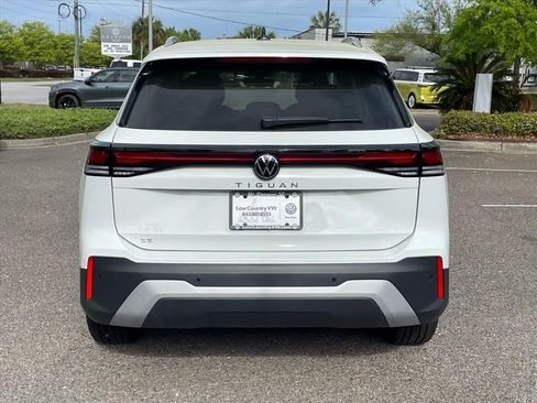 New 2026 Volkswagen Tiguan SE FWD image 21