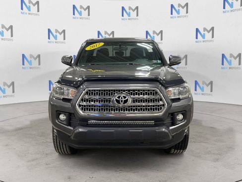 Used 2017 Toyota Tacoma TRD Off-Road w/ Tow Package (A/T) AWD/4WD image 8