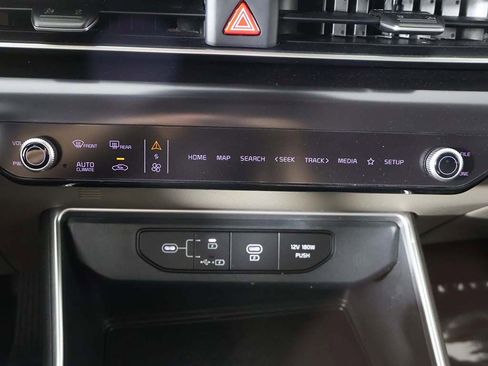 Used 2025 Kia Carnival FWD image 46