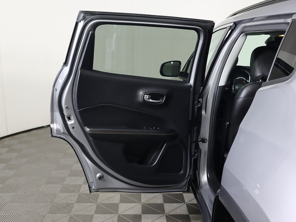 Used 2018 Jeep Compass Latitude AWD/4WD image 17