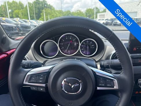 Used 2021 MAZDA MX-5 Miata Grand Touring RWD image 10