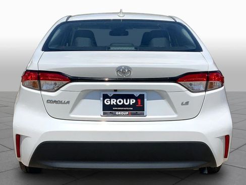Used 2025 Toyota Corolla LE FWD image 5