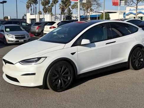 Used 2022 Tesla Model X Plaid image 2