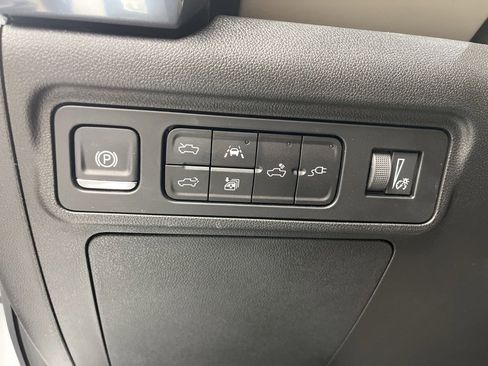 New 2026 GMC Hummer EV 4x4 Crew Cab image 11