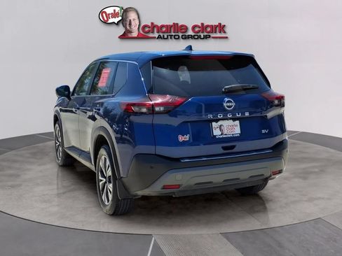 Used 2023 Nissan Rogue SV FWD image 3