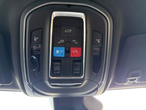 New 2025 Jeep Grand Cherokee Laredo X w/ Luxury Tech Group I image 21