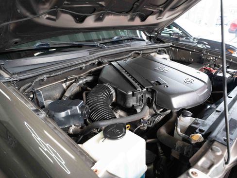 Used 2013 Toyota Tacoma 4x4 Access Cab V6 image 31