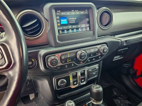 Certified 2022 Jeep Wrangler Willys image 19