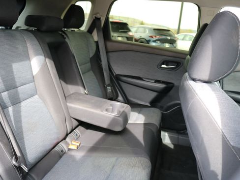 Used 2023 Nissan Rogue SV AWD/4WD image 24