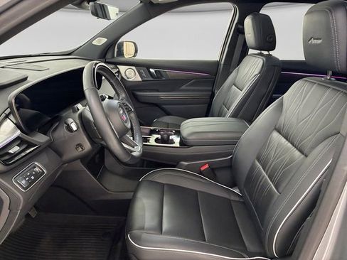 Used 2025 Buick Enclave Avenir w/ Super Cruise Package AWD/4WD image 12