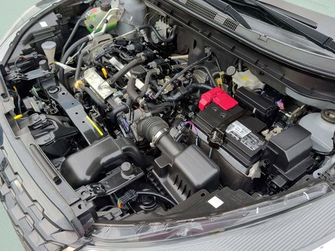 Used 2021 Nissan Kicks SR FWD image 39