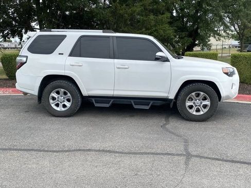 Used 2021 Toyota 4Runner SR5 Premium RWD image 2