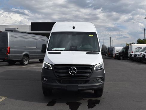 New 2025 Mercedes-Benz Sprinter 2500 image 2